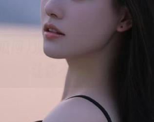 观看热辣绯闻，17吃瓜网，让你不再寂寞！