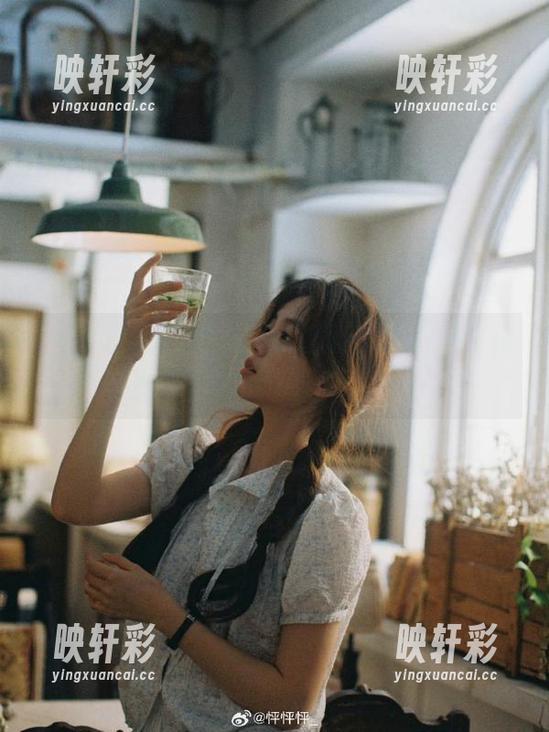 五一吃瓜免费版：谁说便宜没好货？咱这瓜一捏，水分十足！