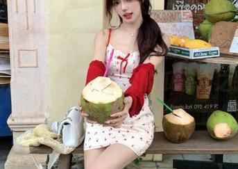 追踪在线八卦的最新进展，下载“吃瓜911”，让你的瓜群众之路不会孤单。
