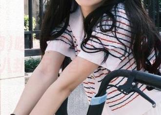 吃瓜网网页特供：今日社交圈的热门八卦，记得自备瓜子准备围观哦