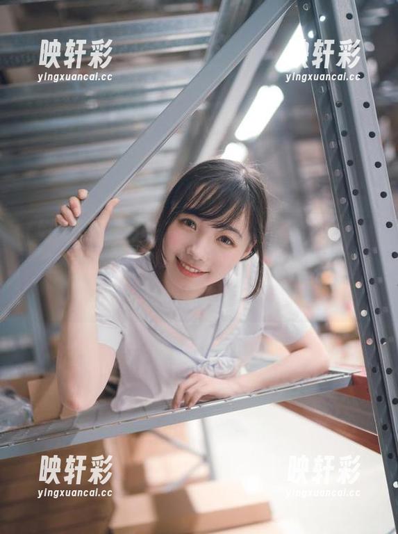 “好莱坞黑料正能量”新网站上线啦！快来下载，带你一探明星背后的那些小秘密。