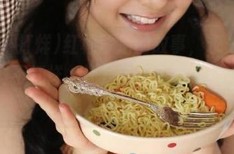 红柚背后的故事，永久zzzttt黑料不打烊，让我这吃瓜群众忍不住想入非非！