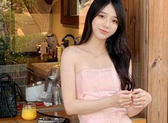 吃瓜界的风向标，就在‘黑料网站’app，每一条都像一颗美味的瓜！